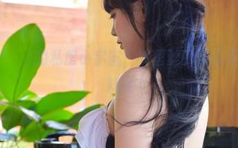 Dami(퀸다미)的私房小宇宙，裤里丝的姿态有点出乎意料哦