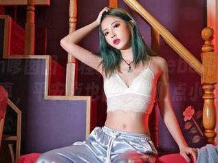 Feilin嗲囡囡 – 程慧娴Phoebe和她的圣诞写真,平安夜也能教我们点小俏皮!