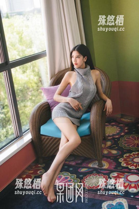 GIRLT果团网 - 深夜一人看陈雅漫的旗袍写真套图，眼睛要看饱了，那缕冬风也自觉地变得温柔了……