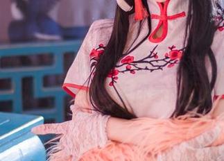 你看过双马尾学妹的喵糖映画套图没?某天她可能突然来你家敲门…