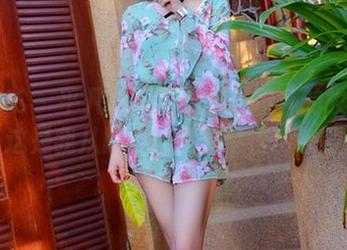 PANS – 平凡的制服能穿出不凡的故事——这是我从陈梦的写真中悟出来的。