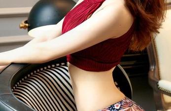 UGirls尤果网 – 王语纯最新作品集：海浪之间，似乎听到了一些耳语…