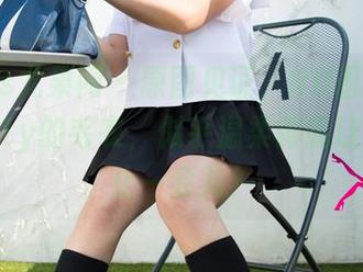 UGirls尤果网 – 原图见证，HD画质下芝芝Booty的毛衣，似乎温柔得能让时光静止一会儿？