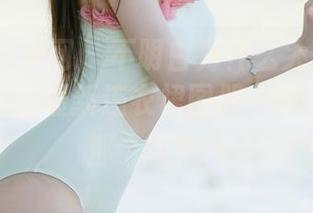 UGirls尤果网 - 不明白为什么大家都在讨论陈梓涵的最新连衣裙图册,哦,可能是那个颜色…