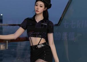 Xiuren秀人网 - 照片中,七七kiko的毛衣像极了冬日的柔情