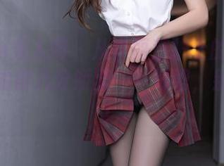 Xiuren秀人网 - 从李丽莎护士的私拍图包中,偷得几分娇羞——好吧,别告诉她!