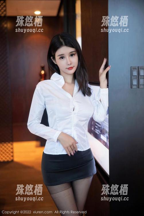 Xiuren秀人网 - 连体衣里的沐言yanyan，写真固执且诱惑，壁纸要不要换一款？