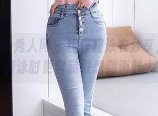 Xiuren秀人网 – 程程程泳衣分享，探讨为何游泳时更容易联想到海鲜大餐！