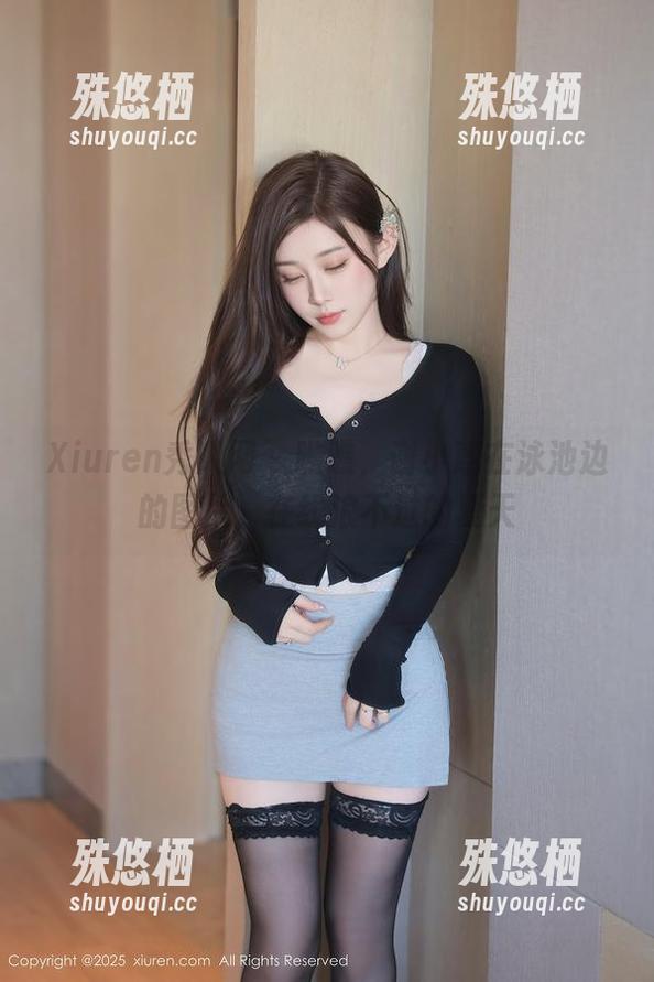 Xiuren秀人网-谢小蒽 Xiuren秀人网 - 瞧瞧,谢小蒽在泳池边的图片,在线浪不过的夏天