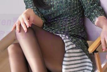 Xiuren秀人网 - 不只是书本,龙泽美曦把教室变成了一幅图库画,赶紧下载收藏!