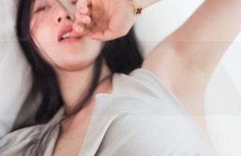 微密圈 – 难以抗拒的诱惑就是你文茜这个黑色系列的写真，让我想狠狠点个赞。