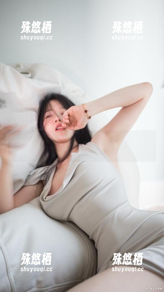 微密圈 - 难以抗拒的诱惑就是你文茜这个黑色系列的写真，让我想狠狠点个赞。