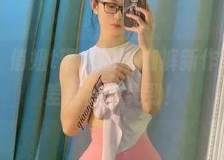 微密圈 – 俏妞t带来的瑜伽裤新作品，让我差点被她晃到！