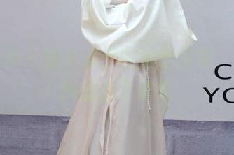 初夏女神 - 那种属于安妮的吊带,赶紧从网盘里下载吧