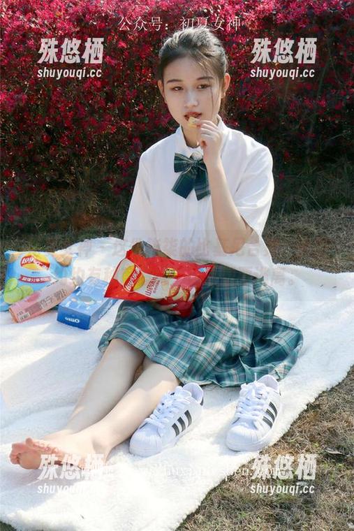 初夏女神-柒柒 初夏女神 - 这份柒柒的比基尼合集,隐隐约约有种度假风,让人想要逃离。