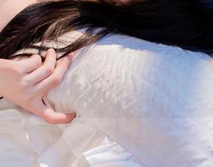 前羽_rr的向日葵：在无圣光的田野里，光与影的轻松碰撞
