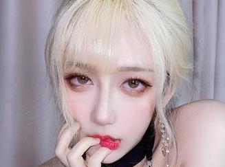 集合了啾小妍的JK时光，随性又让人流连忘返的片段