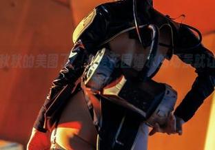 别说夏小秋秋秋的美图了，光是花园嬉水的场景就让我想搬去她那了！