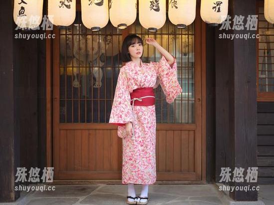图库里的睡衣秀：姜仁卿(강인경)搭配竟有种居家挂机的随意感