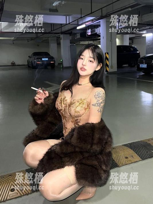 微密圈 - 见识下小优优子的双马尾美图合集，不看后悔哦！