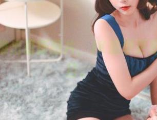 小酥酱推出最新图片，JK造型更是让人侧目。