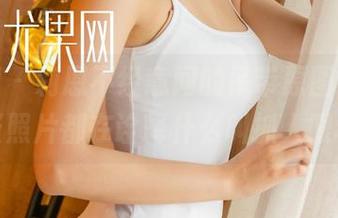 尤果网 – 莉恩不经意间的吊带原图，每一张照片都在诠释什么叫抓人眼球