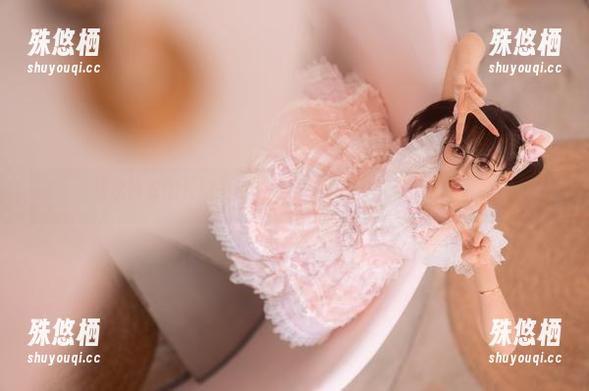 幼水铃衣的长腿图包，更新一次居然又让我流口水？