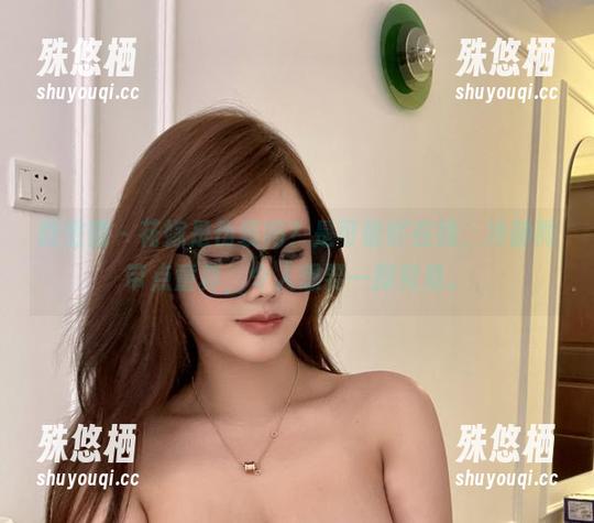 微密圈 - 花嫁是伪装吗？是可馨吖在线，冷静而带点童真，令人想要一探究竟。