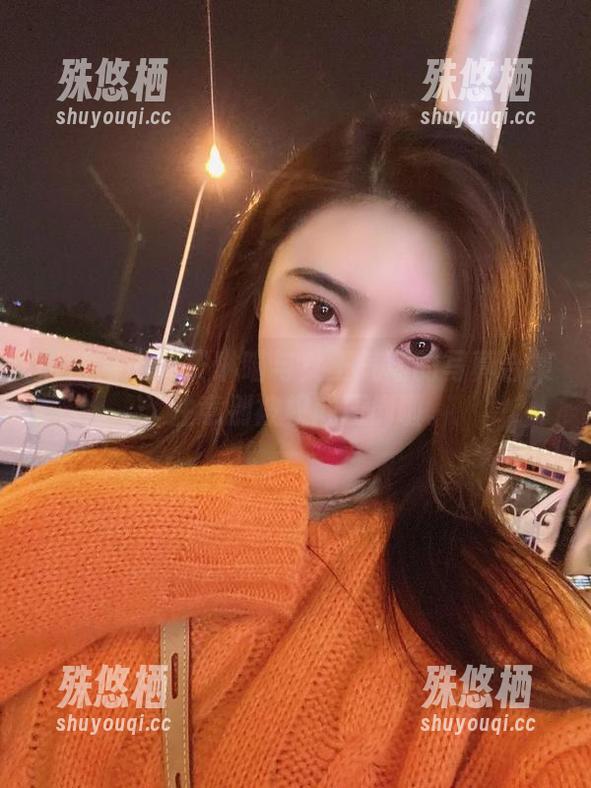 微密圈 - 林子琳喵与女王气场的写真合集，注意别被权威压倒啦。