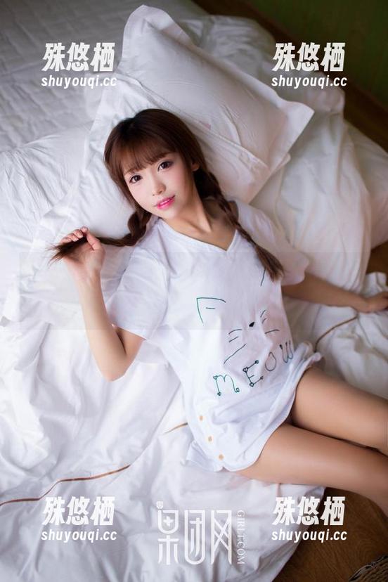 果团网-松果儿 果团网 - 要是我也有松果儿的白裙,再配上这美图,直播间肯定挤破头