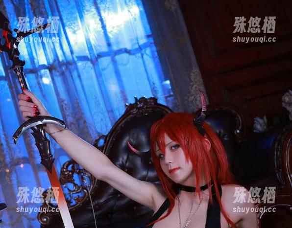 桜满三时 最新图册!这圣路易斯礼服,桜满三时说不定搞了点小花样