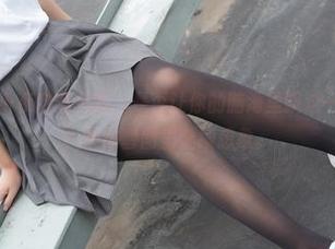 森萝财团 – 小夜穿着和服，是否让你的脑海里飘过一丝古典优雅？快来套图里继续想象。