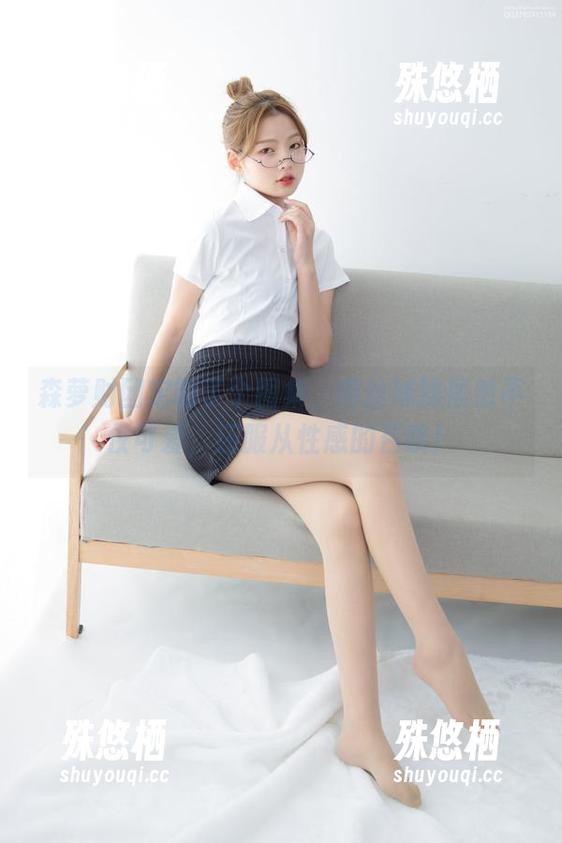 森萝财团定制了个图集，肉丝妹妹居然不仅可爱，还服从性感的召唤！