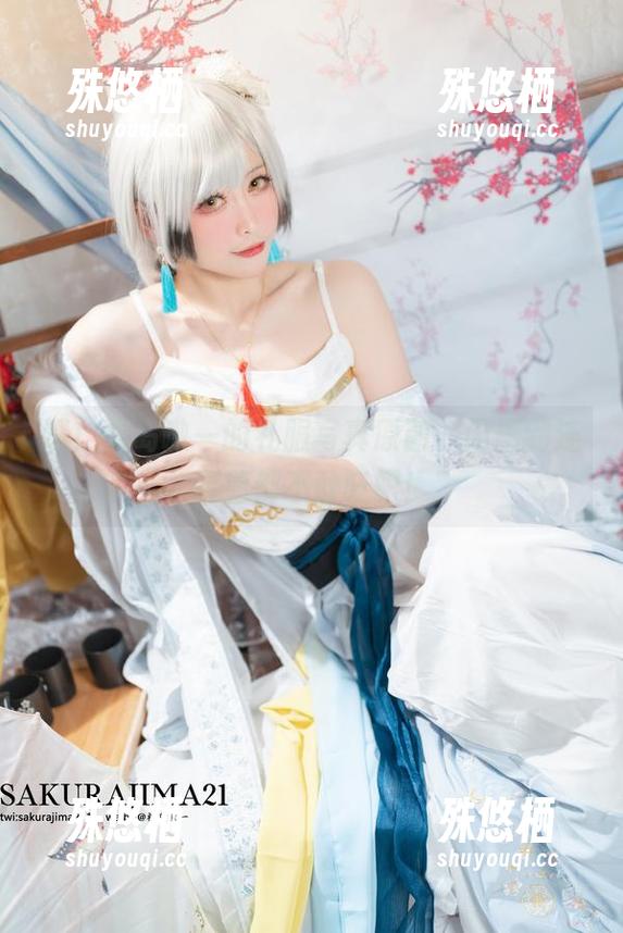 嘿！樱岛嗷一的礼服写真原图，闪耀到连星星都不敢眨眼！