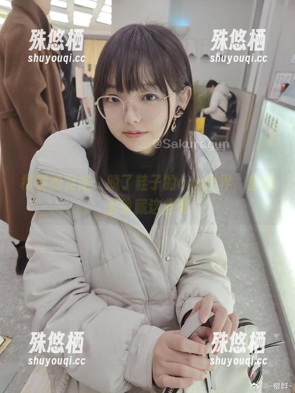 樱群的足迹：脱了鞋子的cos世界，套图里隐藏这些呦