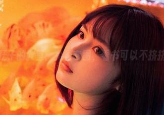 河豚抚子的教室：免费套图，看书可以不挤挤吗？