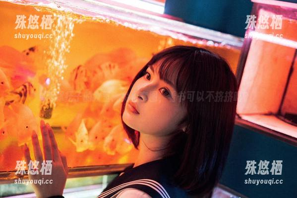 河豚抚子的教室：免费套图，看书可以不挤挤吗？