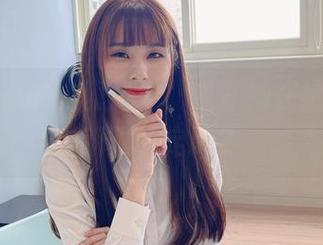 图片记录中的泥泥汝，或许她在给套装重新赋予定义？