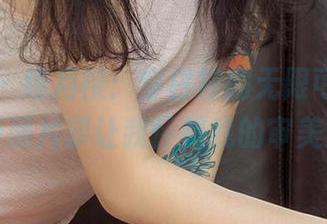 爱尤物 – 绯月樱：穿白裙的无限可能，免费照片却让我怀疑我的审美！