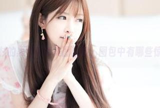 王羽杉的黑色吊带美图欣赏，图包中有哪些惊喜？