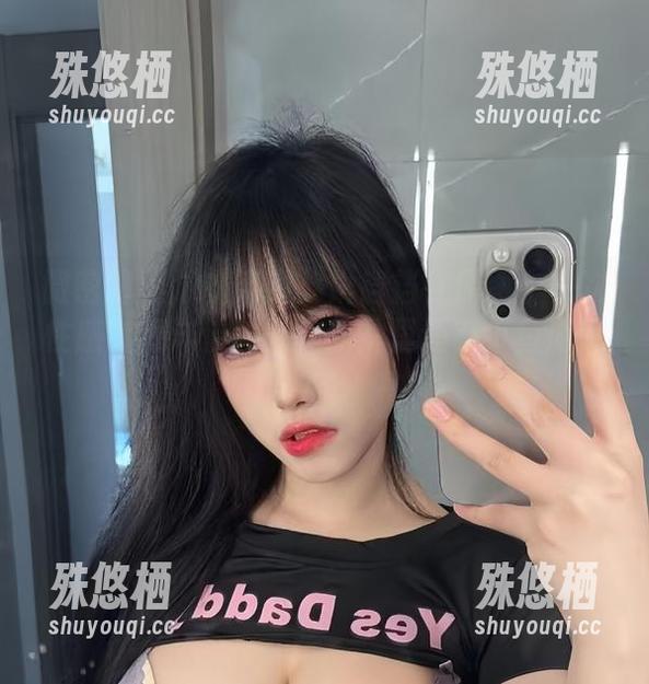 琳铛铛 微密圈 - 泳衣系列:琳铛铛在原图中一次性感变海洋俏佳人,图片里还有小鱼游过哦