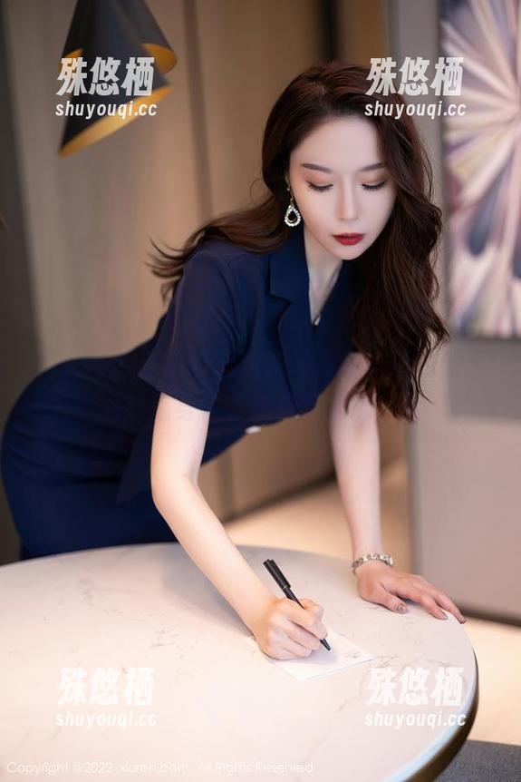 秀人网 - 在凯竹姐姐的写真里，透明的不只是身体，还有我的心！
