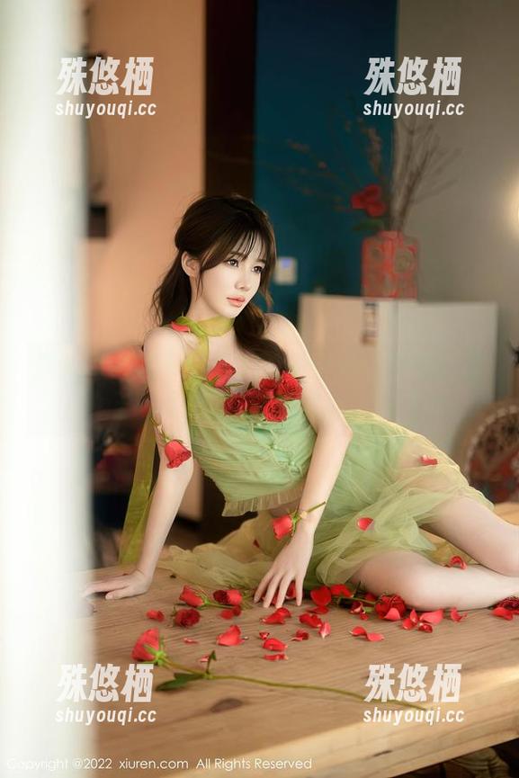 秀人网 - 周慕汐图包：不让每一帧都散发女王气场吗？别连我都出糗了！