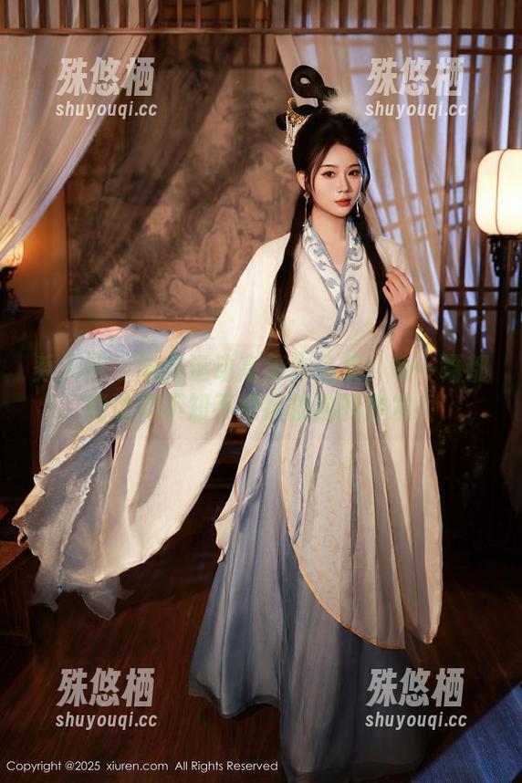 秀人网-娜露 秀人网 - 娜露运动高清作品集:每一幅都能让你不知不觉拯救你的沙发!