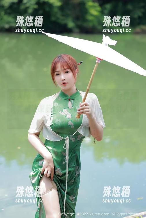 秀人网-子纯儿 秀人网 - “子纯儿黑色”写真集,轻轻翻页,却让眼前的这片色彩变得那么引人深思。