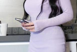 秀人网 – 我跟沐沐baby的学妹一起尬聊，她的图包值得一看，分享给你们！