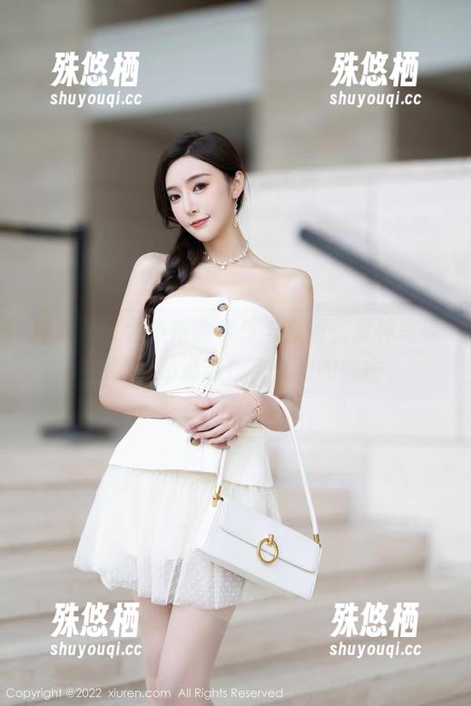 秀人网-金小依 秀人网 - 金小依的享乐与反叛,女神写真图册带你畅游随性与优雅的碰撞。