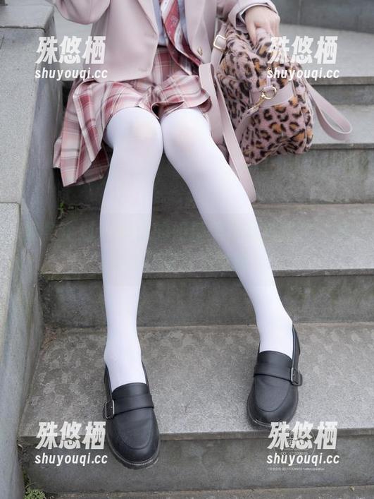 紧急企划 - 新出的奶糖美足写真图包，多少次让我目不转睛。
