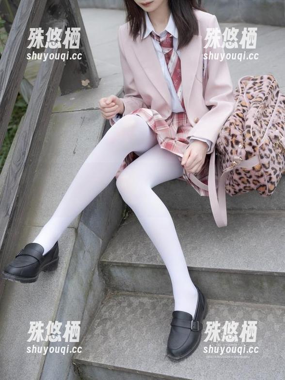 紧急企划 - 单靠运动显然不够，小恩的体操服写真图片教你另一种可能