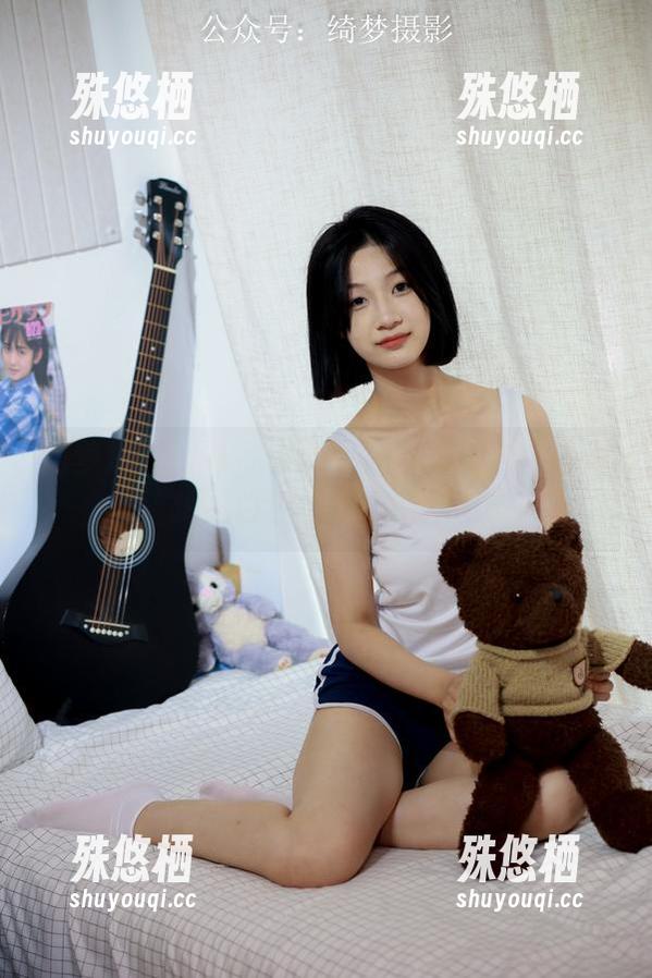 绮梦摄影 - 作品来啦！小艺在纯白中曼舞，想必白色也是有情绪吧。